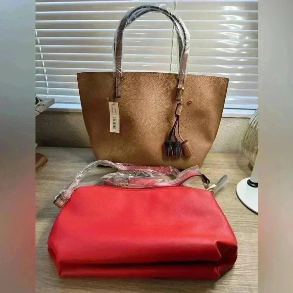 Carpisa Medium Sur Tote set NWT - Picture 1 of 9